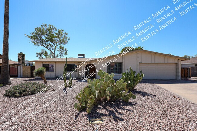 Building Photo - 2636 S Reyes Rental