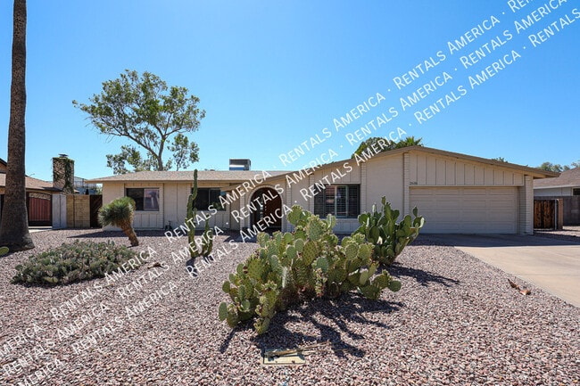 Building Photo - 2636 S Reyes Rental