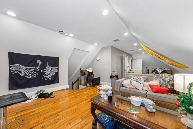 Photo - 44 Hillside St
