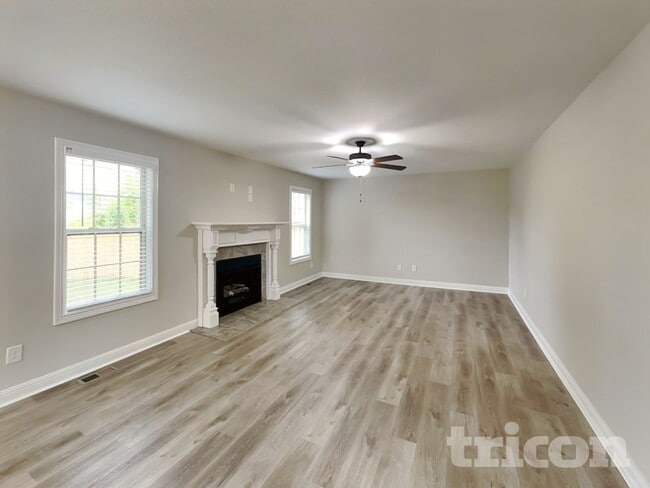 Photo - 727 Cavalier Dr