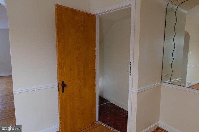 Photo - 1131 Kerper St