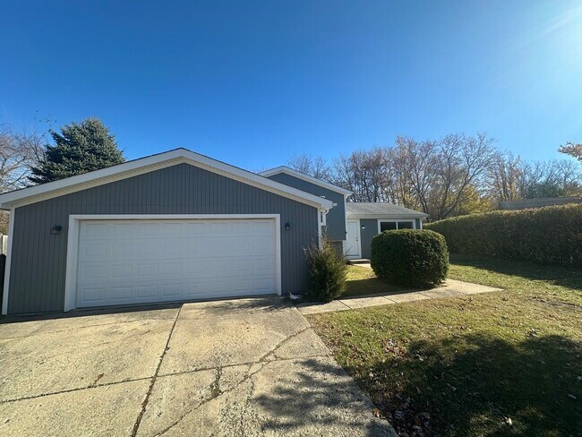 Photo - 1301 Lizabeth Ln