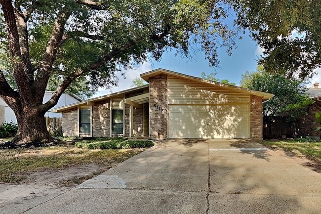 Building Photo - 5119 Cairnleigh Dr