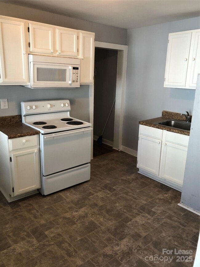 Photo - 426 Skyland Ave