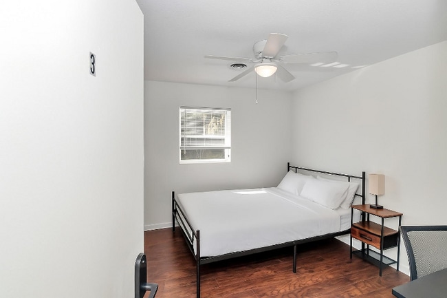 Photo - 1031 NE 39th Ct