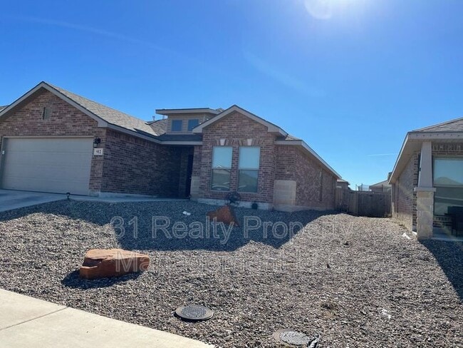 Photo - 912 Yancy St