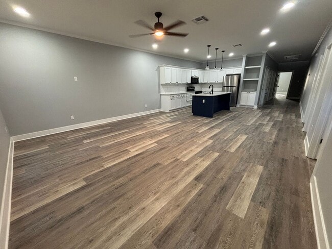 Photo - 5 bedrooms!! Remodeled top to bottom!