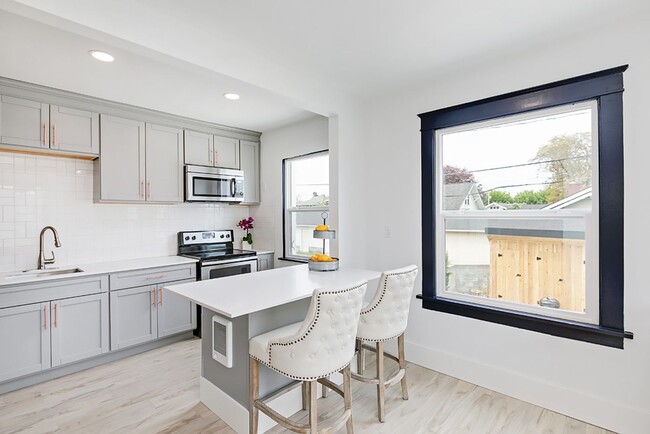 Photo - Maple Apartments: Newly Renovated 1 Bedroom & Studio Apartments