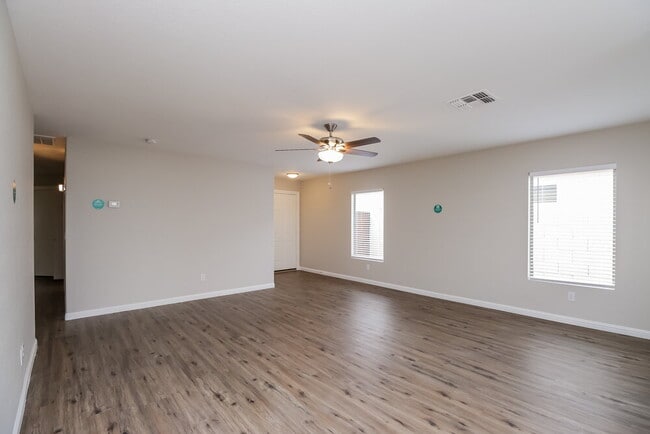 Photo - 878 E Pollino St