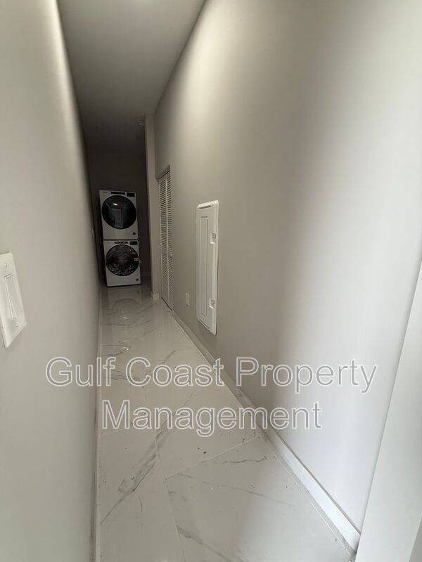 Photo - 2052 NE 18th Terrace