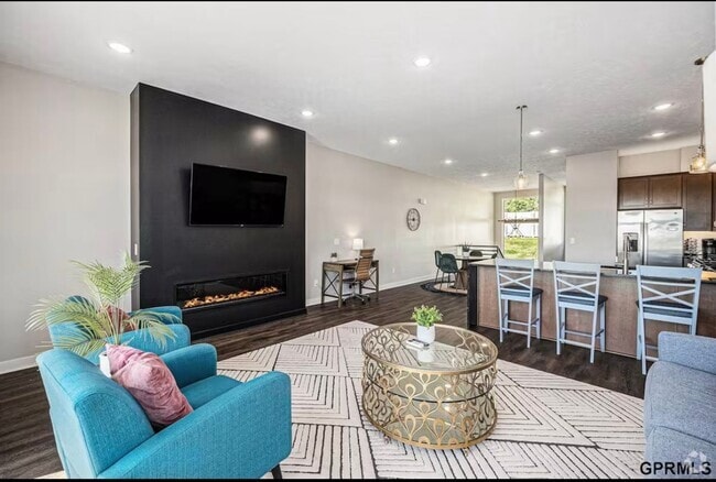Building Photo - Fully Furnished 2 Master Suites | Luxe Tow... Rental
