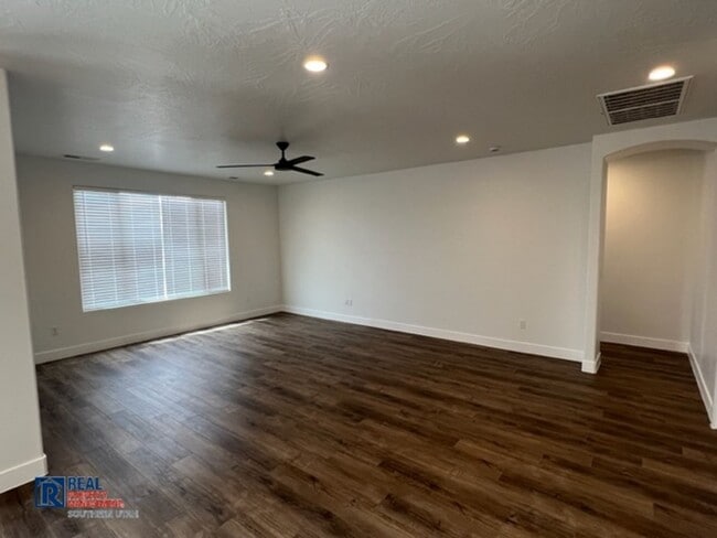 Photo - Large Home in Firerock