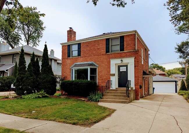 Photo - 380 Holly Ave