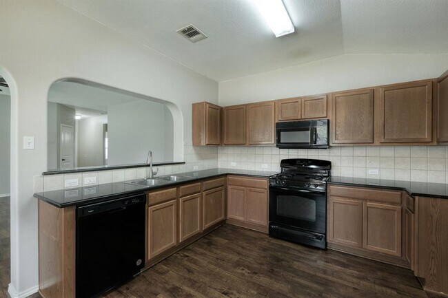 Photo - 2824 Bluffstone Dr