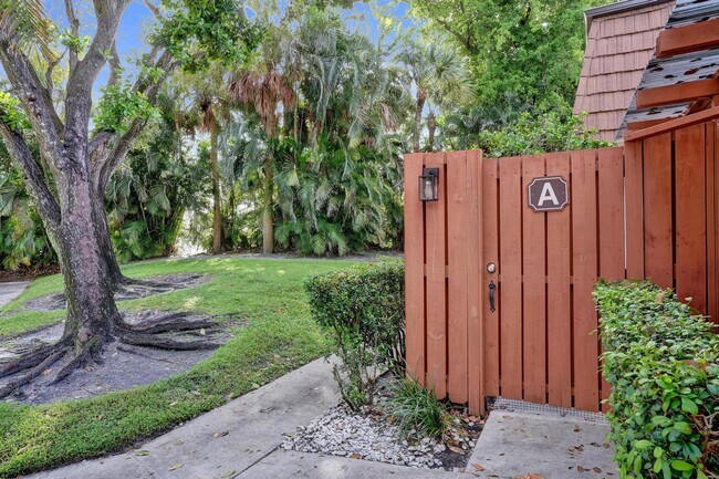 Photo - 9111 SW 20th St