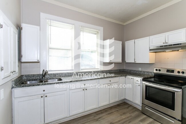 Photo - 1858 Watkins St