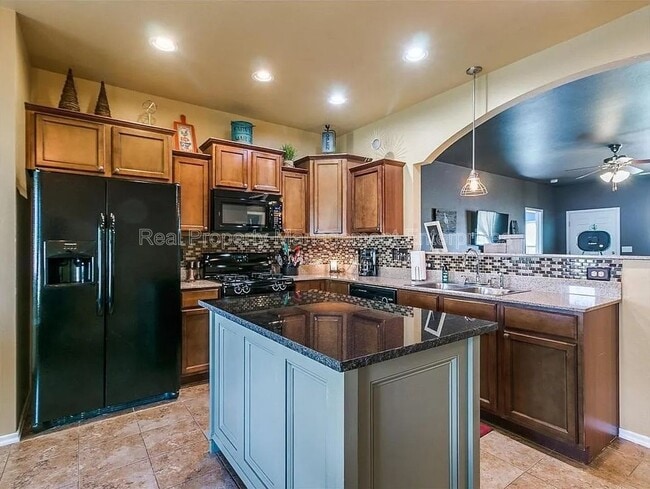 Photo - 532 W Shadow Ridge Way