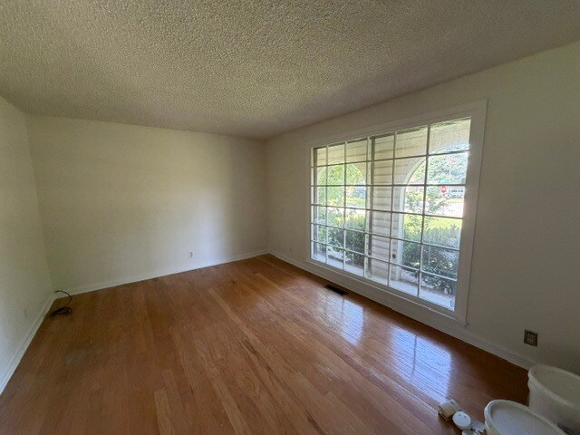 Photo - 2900 Moss Spring Dr