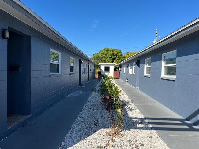 Building Photo - 619 90th Ave N Rental