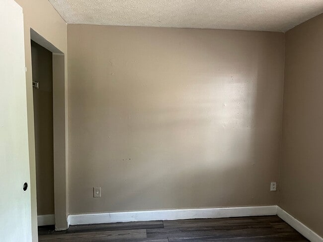 Photo - 2167 M.L.K. Jr Dr SW