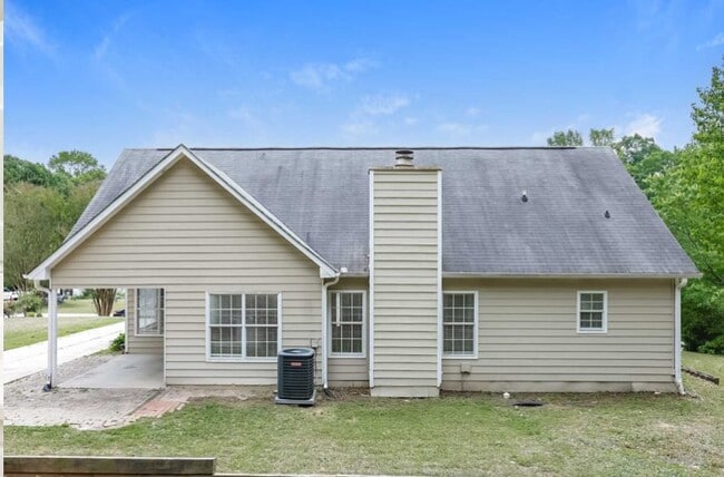Photo - 3992 Piper Glen Dr NE