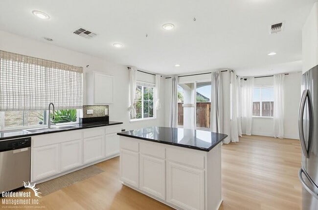 Photo - Spacious 4Bdm 3Ba Home in the Heart of San Marcos!