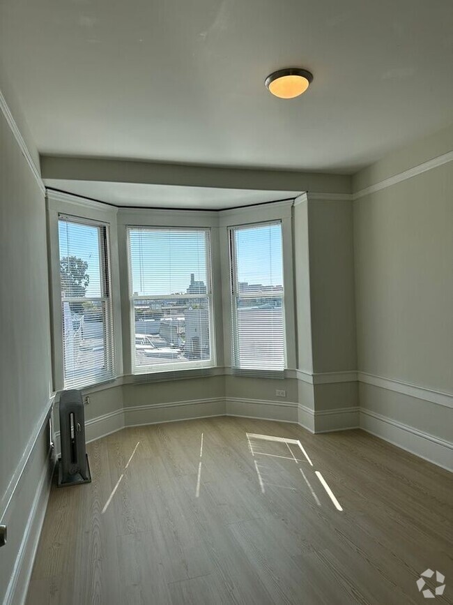 Building Photo - Beautiful Remodeled Mission Studio Apt. (m... Unit 08