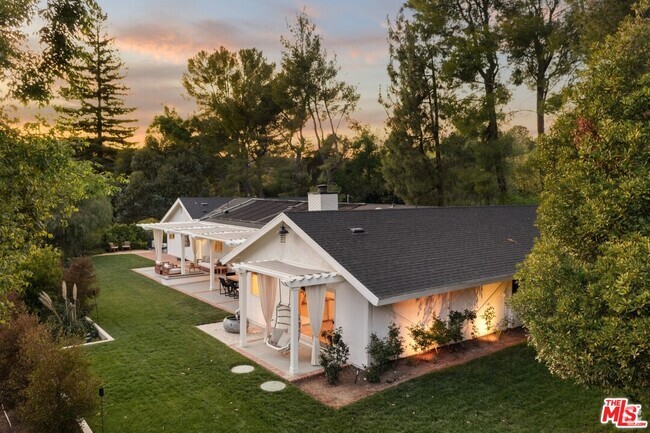 Building Photo - 3021 Turtle Creek Rd Rental