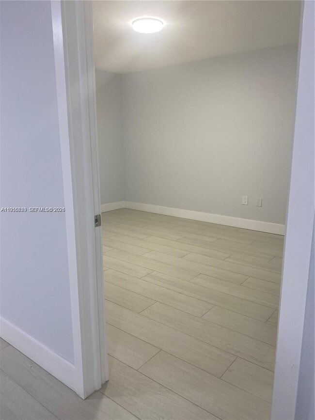 Photo - 8251 NW 8th St Unidad 108