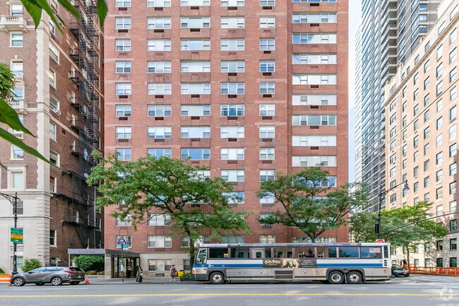 Photo - 16 Sutton Place