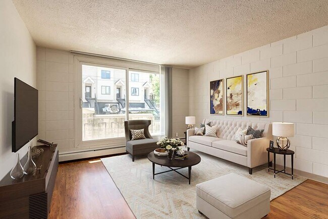 Photo - Sandstone Manor