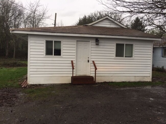 STATUS: AVAILABLE | R258A | $1095 - STATUS: AVAILABLE | R258A | $1095 House