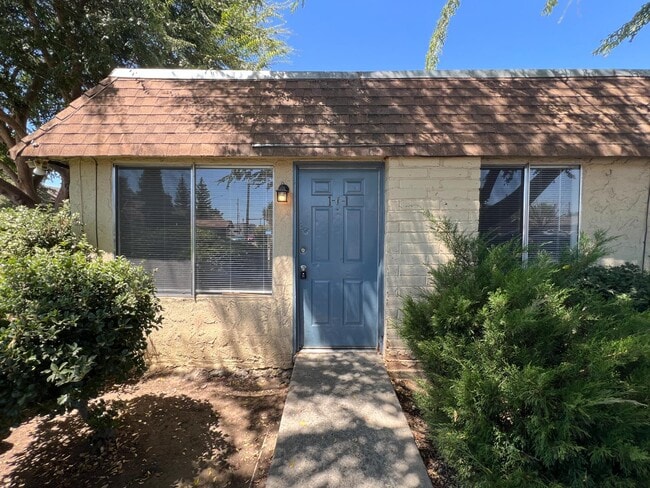 Building Photo - 491 Minnewawa Ave Rental