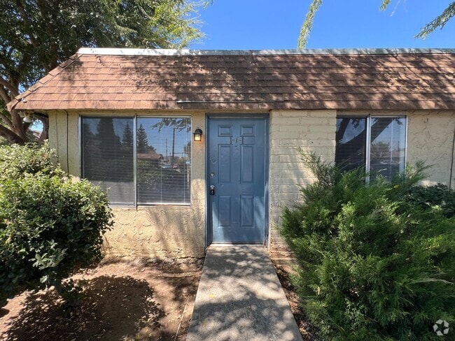 Building Photo - 491 Minnewawa Ave Rental