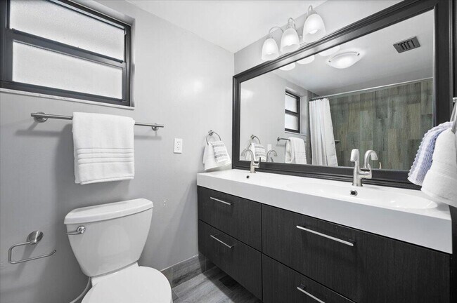 11863 Wimbledon Cir Unit 524