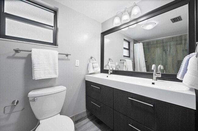 Photo - 11863 Wimbledon Cir Unit 524