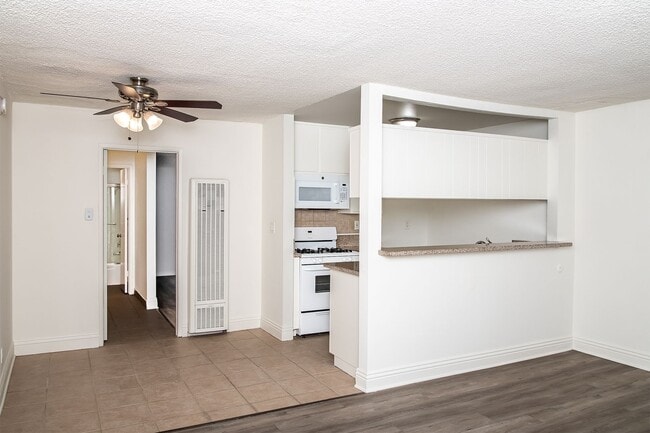 Photo - 5851 Hazeltine Ave.