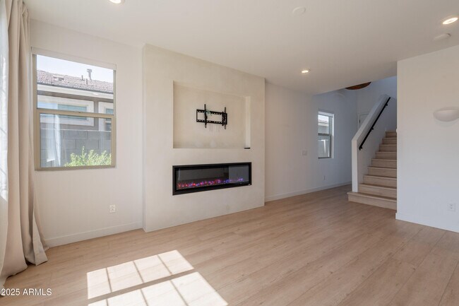 Photo - 4831 S Molly