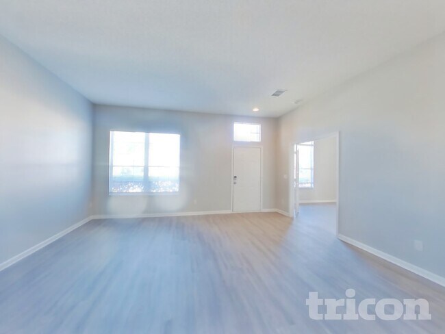 Photo - 3264 Abbeyfield Dr E