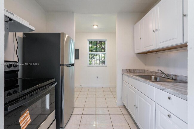 Photo - 1275 NW 43rd St Unidad B