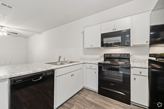 2BR, 2BA - 900SF - Kitchen