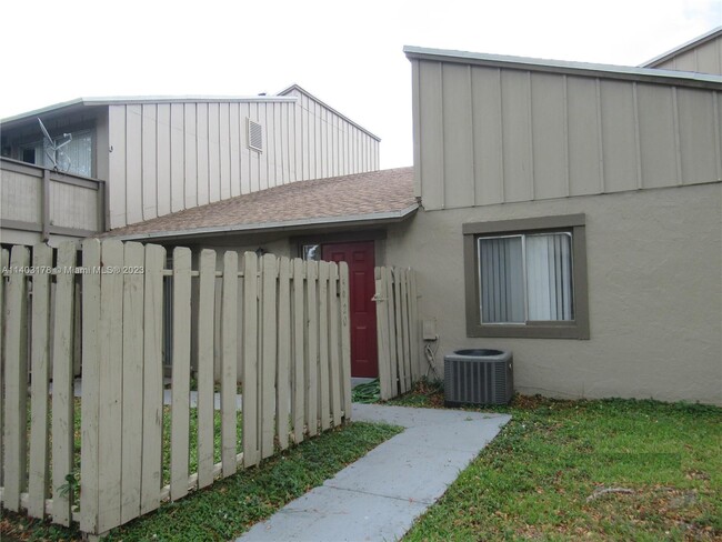 Building Photo - 5920 NW 21st St Unit 48-C Rental