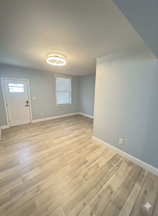 Photo - 919 Summer St