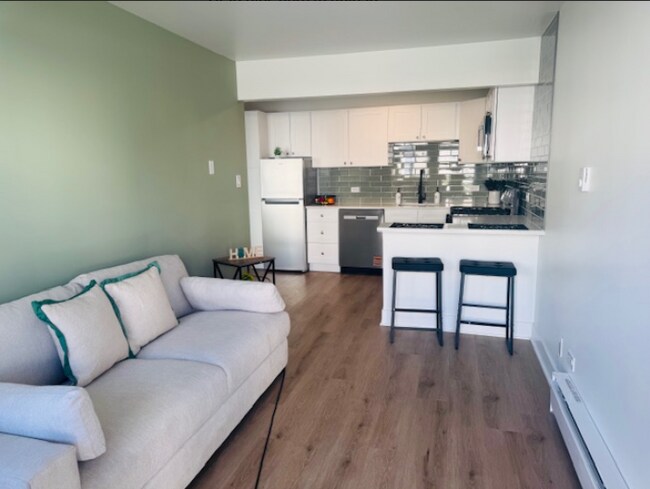 Photo - 4823 W 157th St