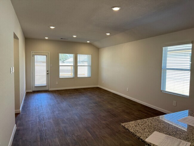 Photo - 1305 Middleton Grv