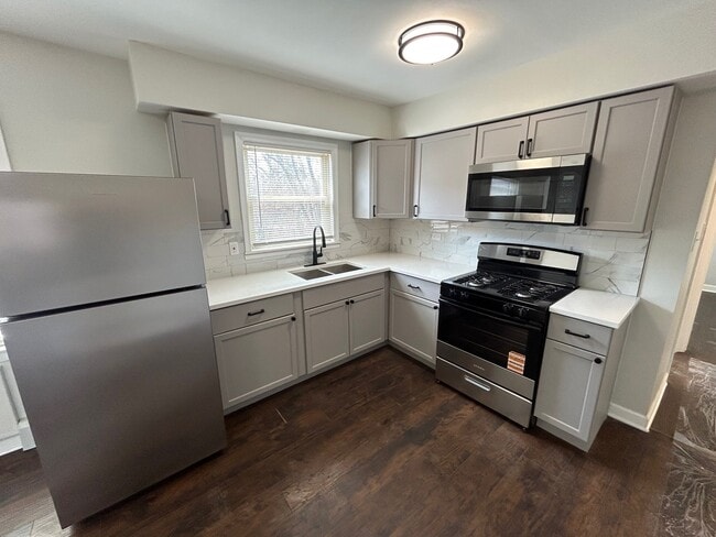 Photo - 7810 S Escanaba Ave Unidad 2B