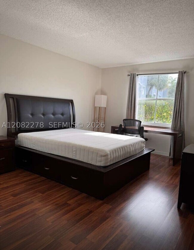 165 NW 96th Terrace Unit 3-105