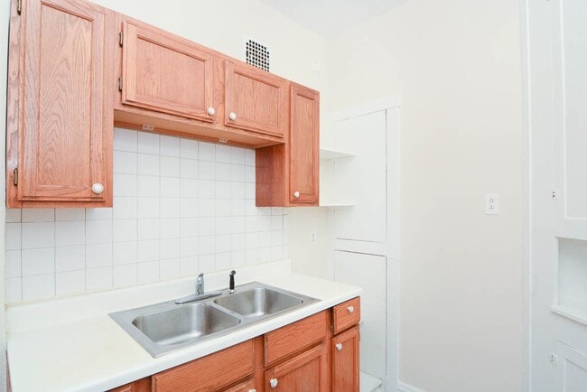 Photo - 2226 W Wilson Ave Unit 602