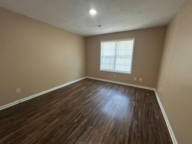 Photo - 812 N. Mc Lemore Unit C812