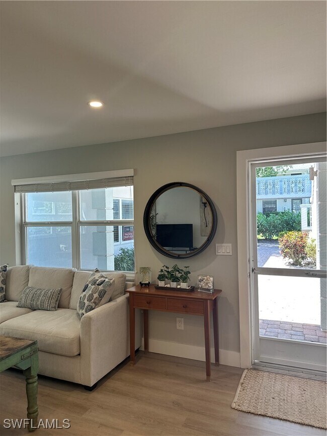 Photo - 780 10th Ave S Unidad 5